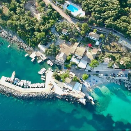 Zeus1 Private Pool Apartman *